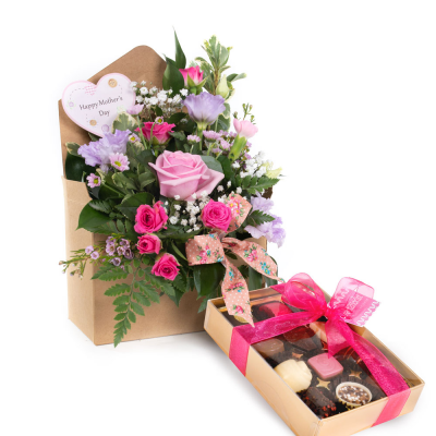 Candy Hearts and Chocolates - Deliver your messages of love the best way possible in this fabulous design arranged in a special gift box accompanied by delicious chocolates.